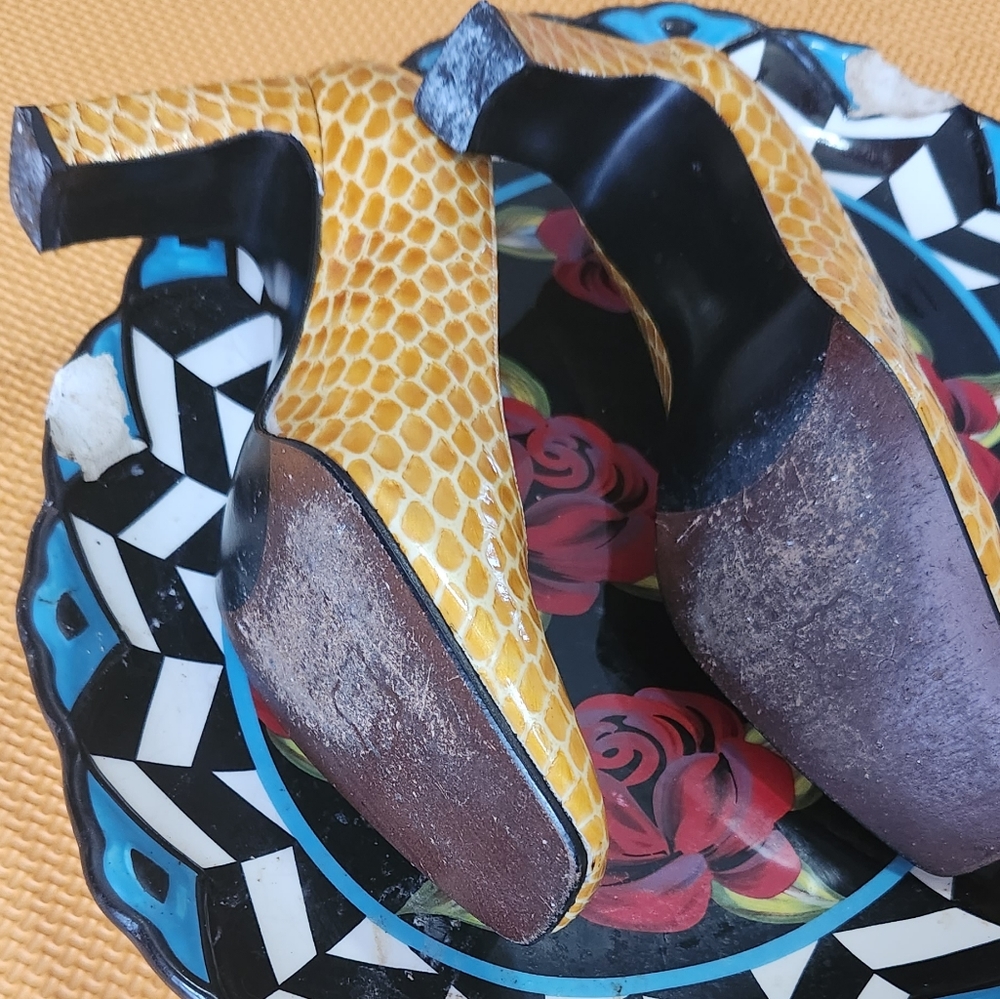 Stuart Weitzman Snake Embossed Pump - image 7